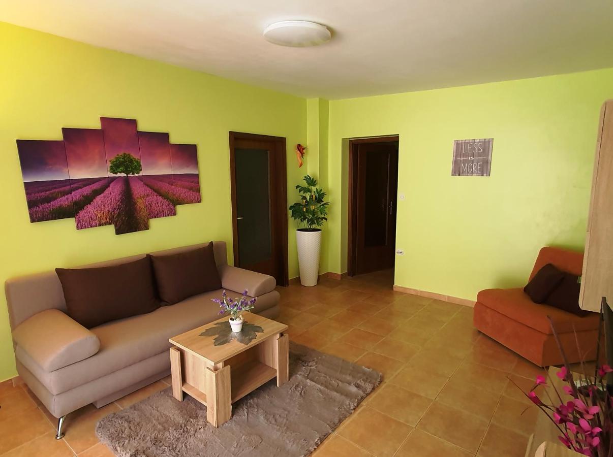 Guesthouse Villa Stanger ลอฟราน ภายนอก รูปภาพ