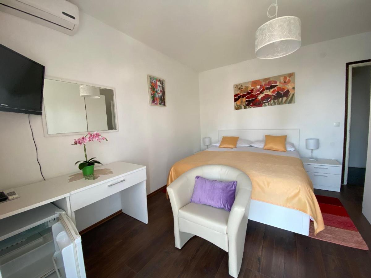 Guesthouse Villa Stanger ลอฟราน ภายนอก รูปภาพ