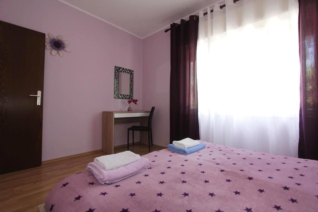 Guesthouse Villa Stanger ลอฟราน ห้อง รูปภาพ