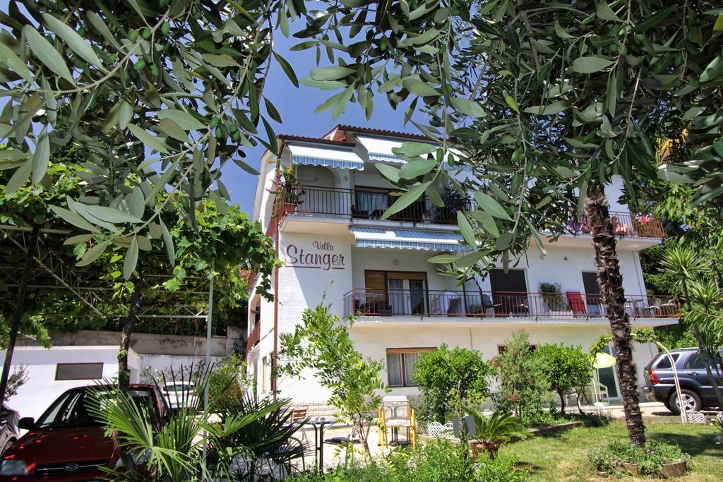 Guesthouse Villa Stanger ลอฟราน ภายนอก รูปภาพ