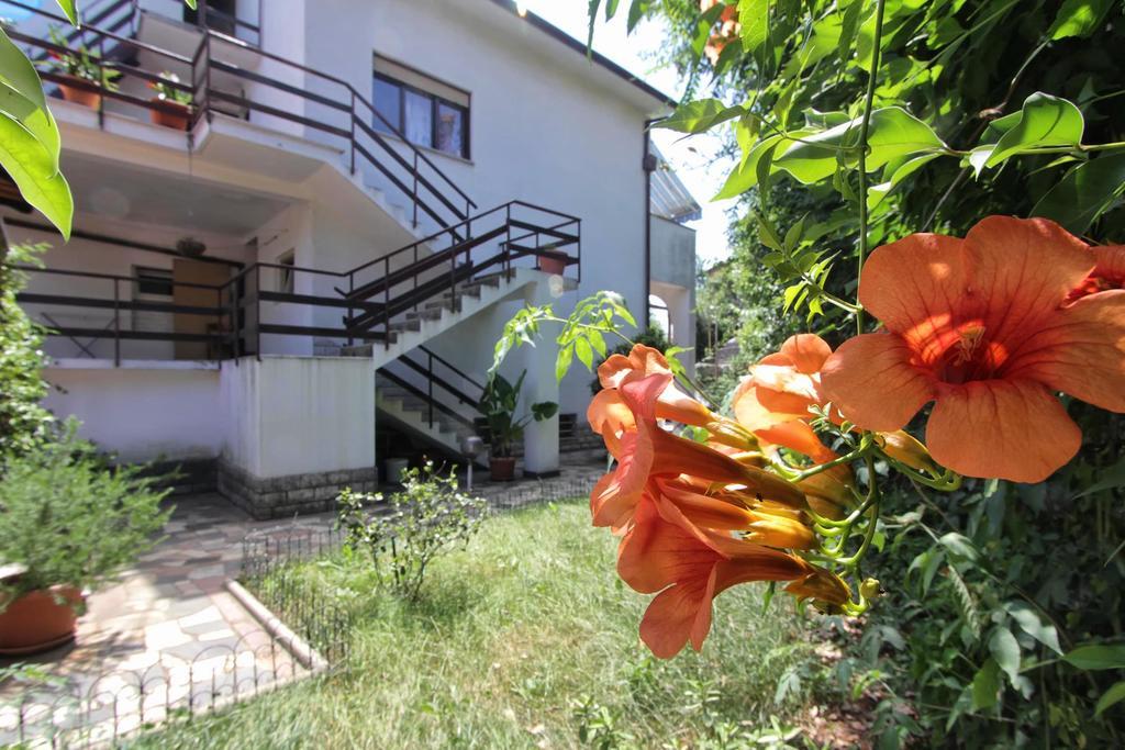 Guesthouse Villa Stanger ลอฟราน ภายนอก รูปภาพ