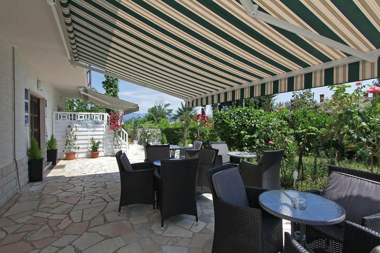 Guesthouse Villa Stanger ลอฟราน ภายนอก รูปภาพ